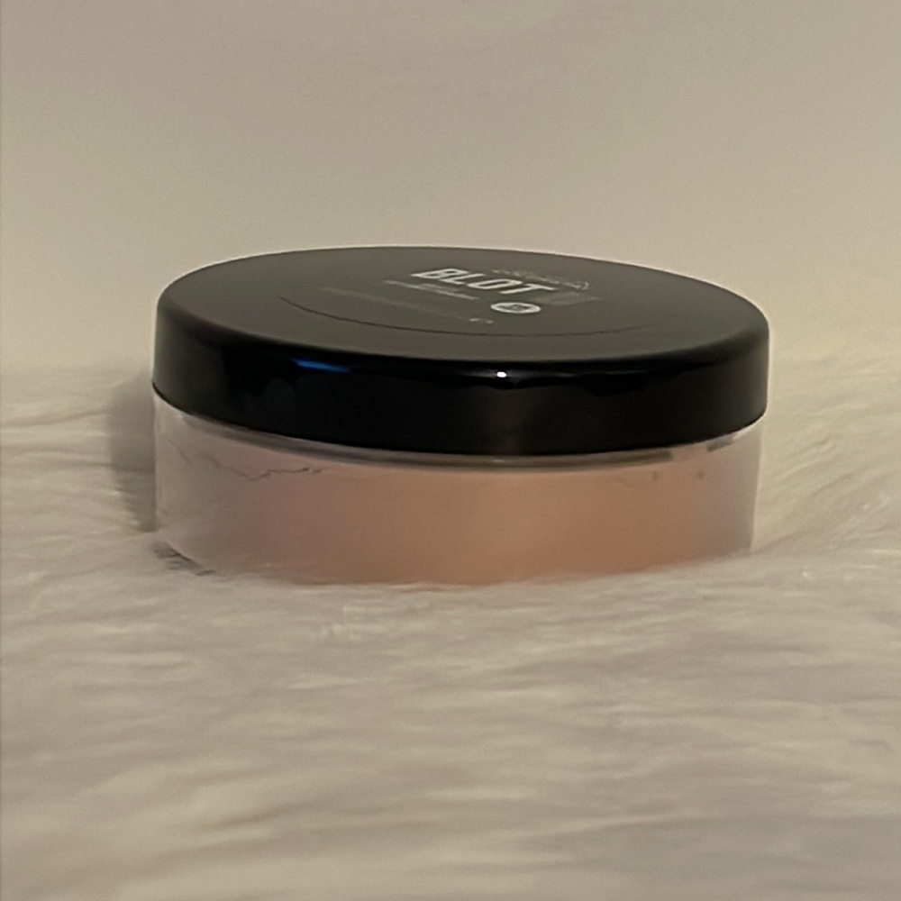 Revlon Setting Powder - Picture 2 of 3
